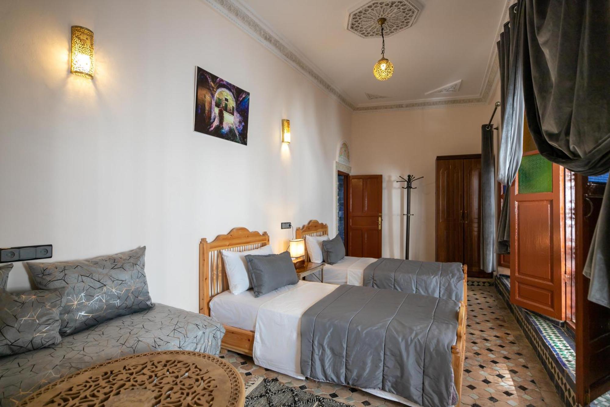 Riad Tarab Fez Esterno foto